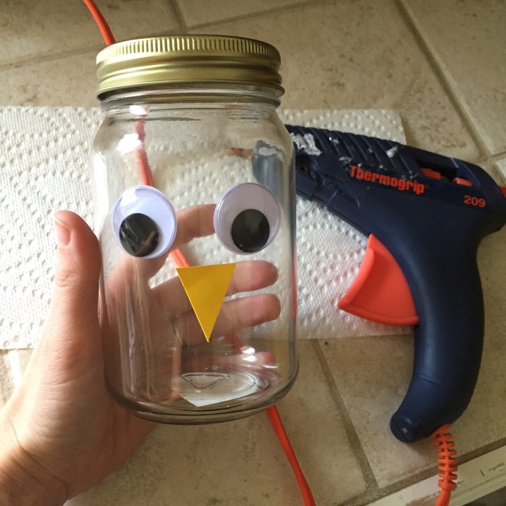Tom Turkey Craft :: Mason Jar DIY Craft for Thanksgiving